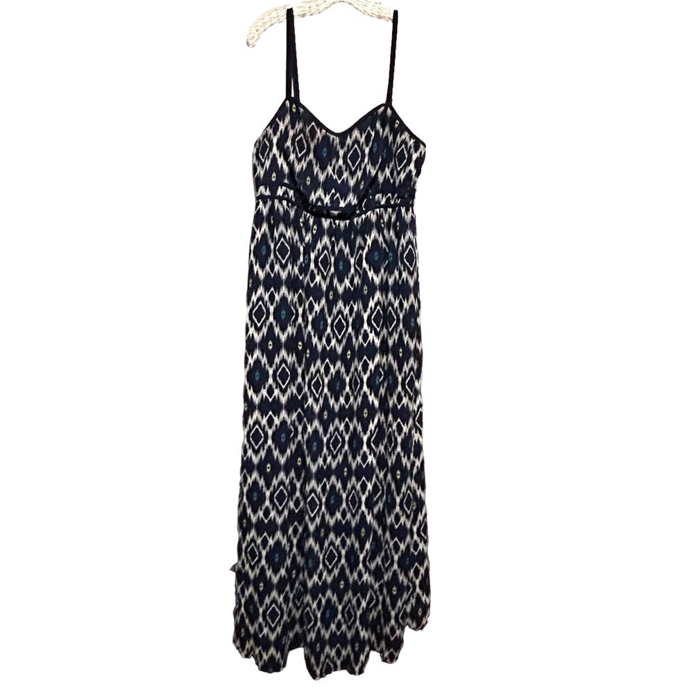 Elegant Black and White Maxi Dress
